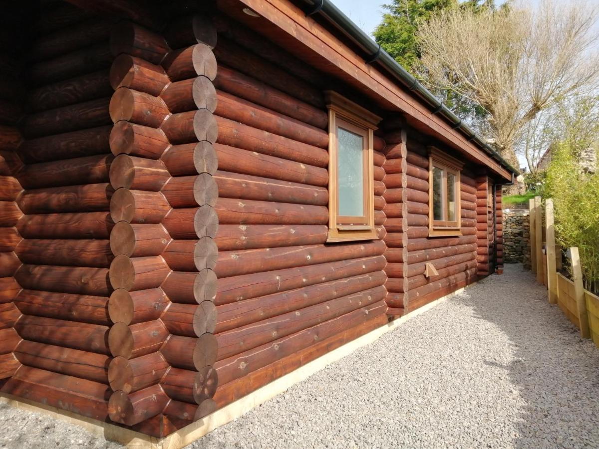 Ravenglass Log Cabin Exterior photo