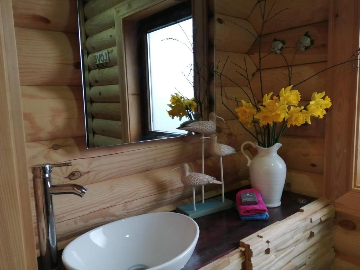 Ravenglass Log Cabin Exterior photo